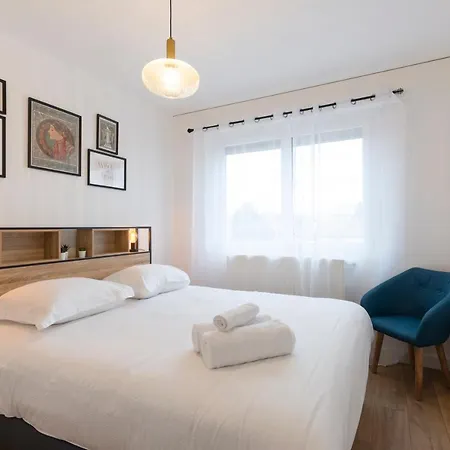 Appartement Le Radieux De Placieux - Pour 6 Avec Parking Prive