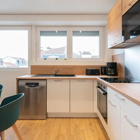 Le Radieux De Placieux - Pour 6 Avec Parking Prive Appartement