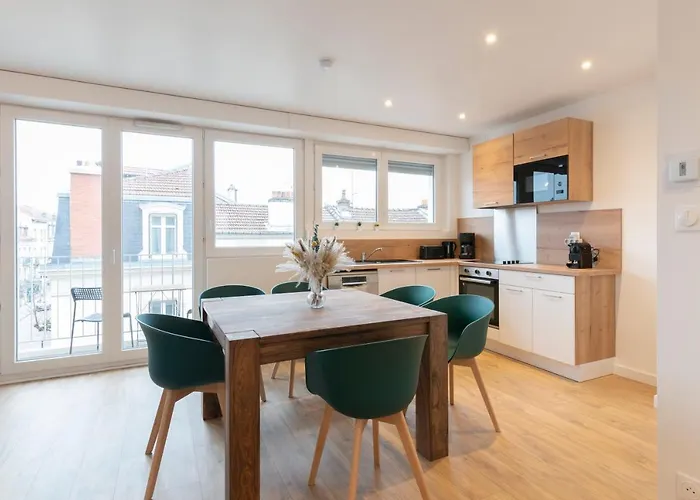 Le Radieux De Placieux - Pour 6 Avec Parking Prive Appartement